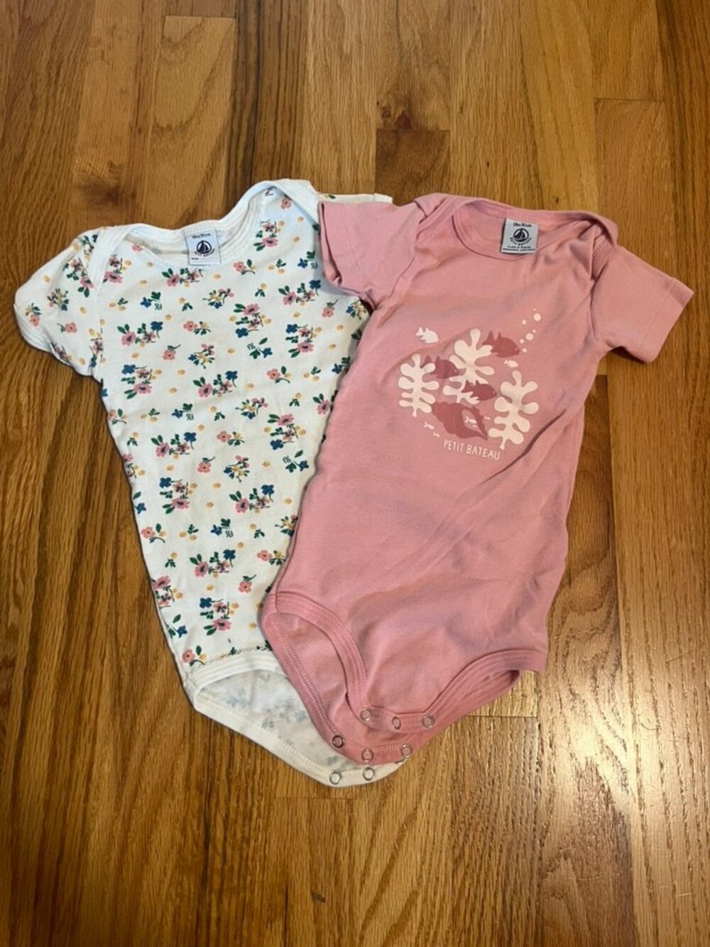 Petit Bateau 2 pack bodysuits in 18m floral and pink